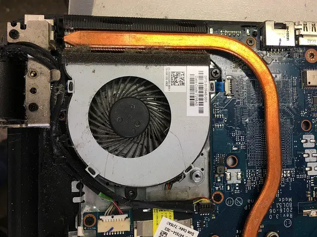 clean laptop fan